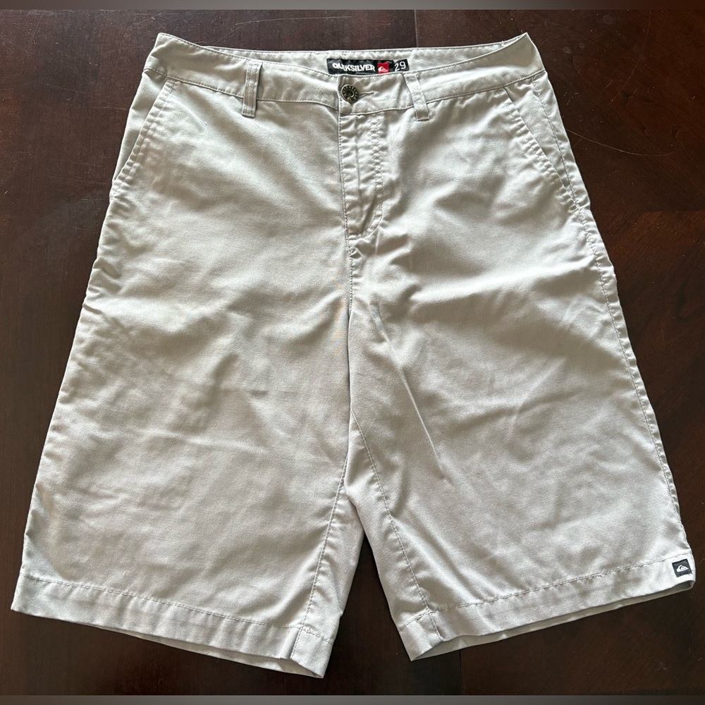 Quiksilver Men's Light Gray Flat Front Shorts